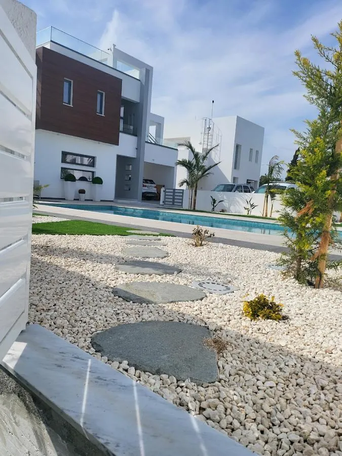 A-Luxury Wellness Sea Villa Ayia Napa 0*,  Kypr